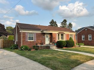 6331 Buckingham Ave, Allen Park, MI 48101