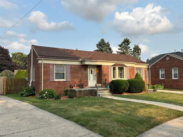 6331 Buckingham Ave, Allen Park, MI 48101