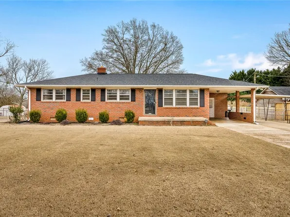 106 Donhill Rd, Anderson, SC 29625