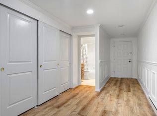 2929 76th Ave SE APT 101, Mercer Island, WA 98040