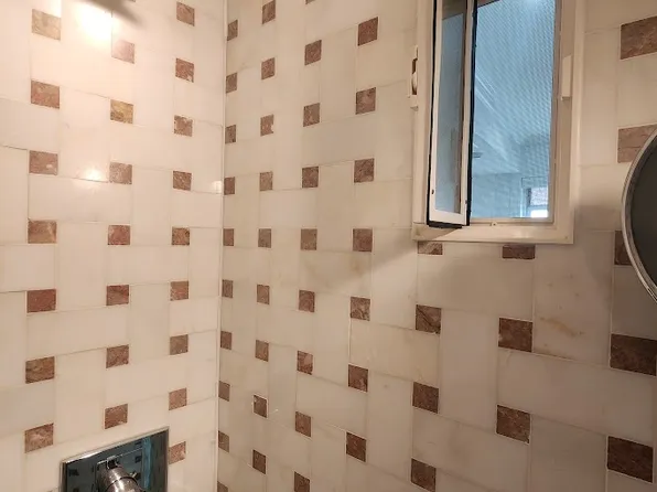 63-29 Dry Harbor Road image 5 of 13