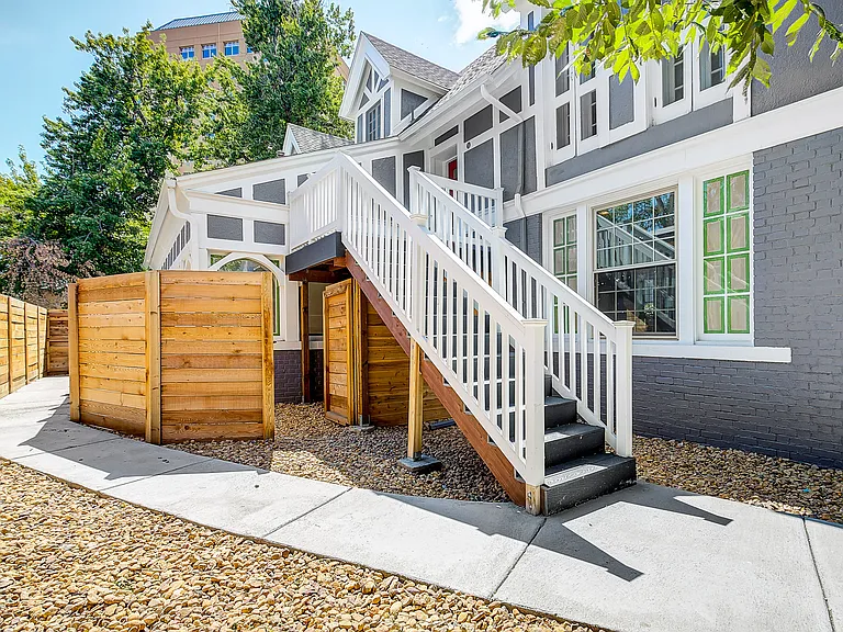 2817 W 33rd Ave — Photo 1