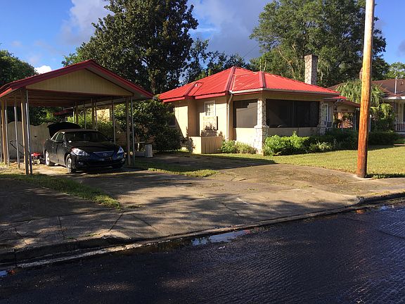 2nd image of 1039 Alderside St