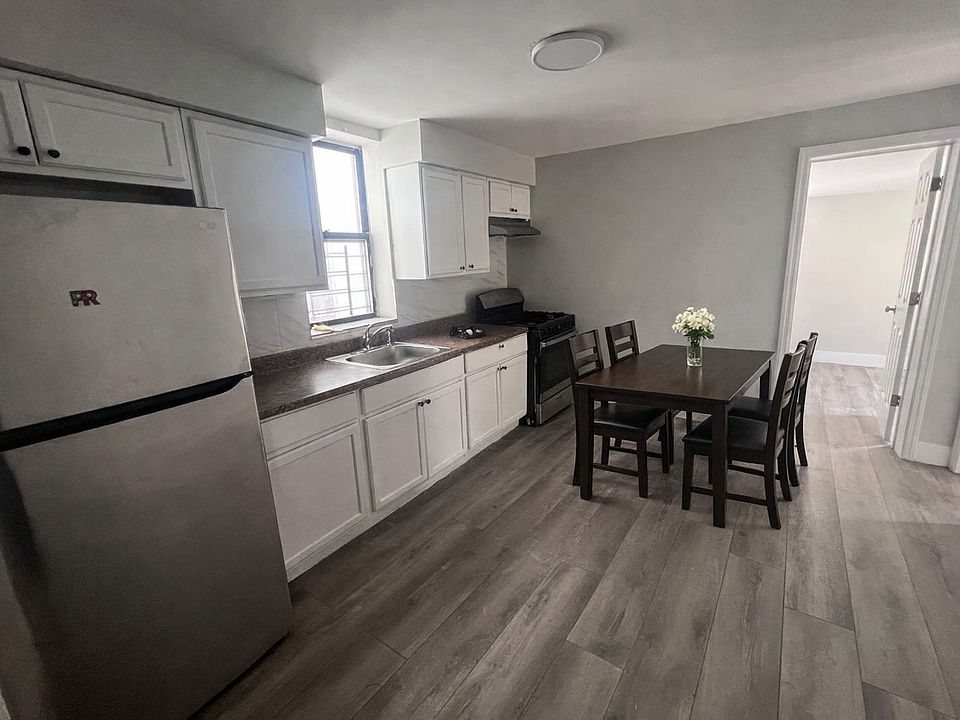 1st image of 648 E 224th St Floor 2