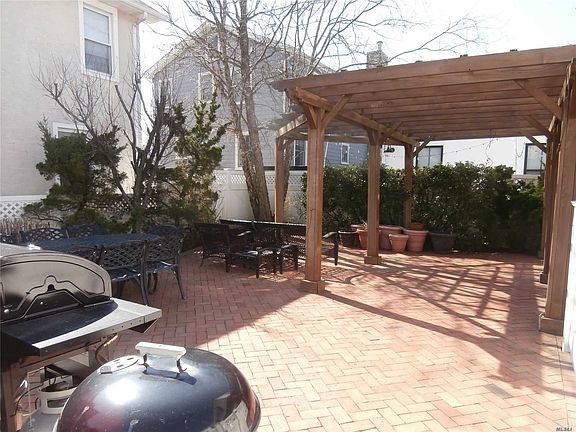 5th image of 111 Garden City Ave