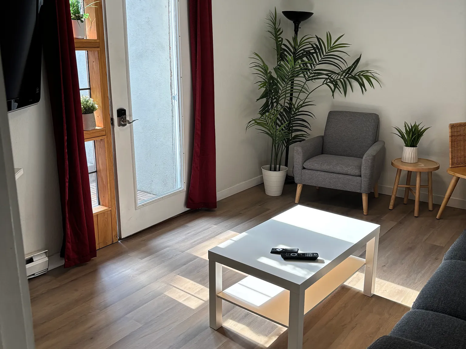 1 bed, 700 sqft, $1,900 — Photo 4
