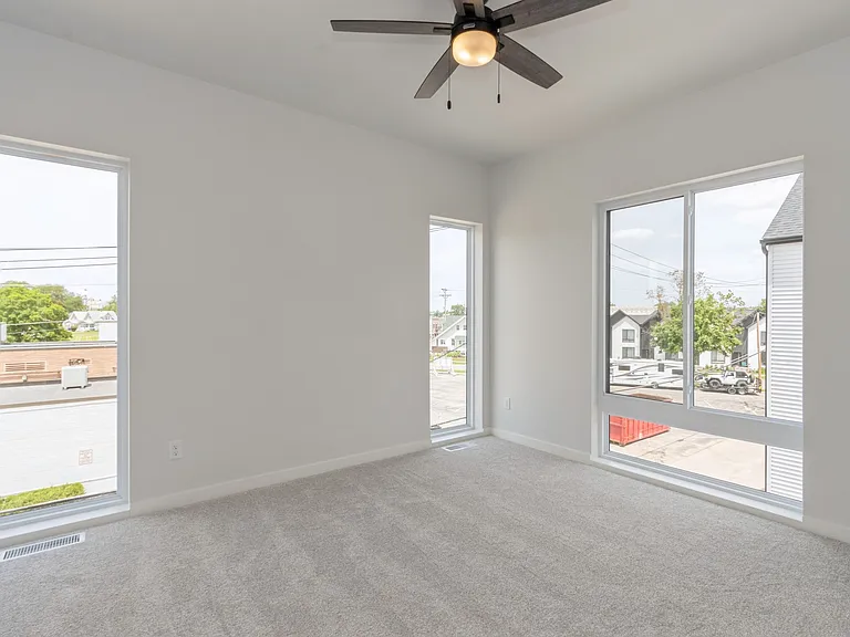 1732 Barber St SW — Photo 23