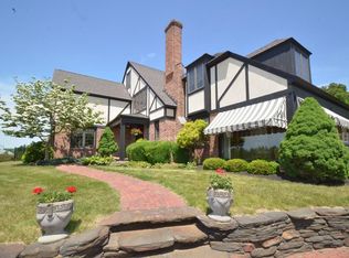 211 Iduna Ln, Amherst, MA 01002