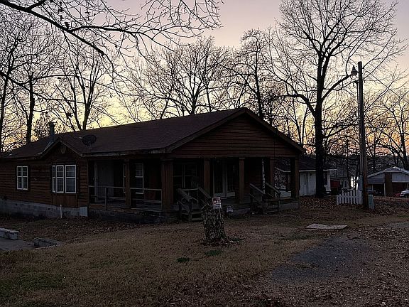 2nd image of 464 Kiawa Dr