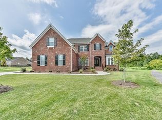 402 Five Leaf Ln, Waxhaw, NC 28173