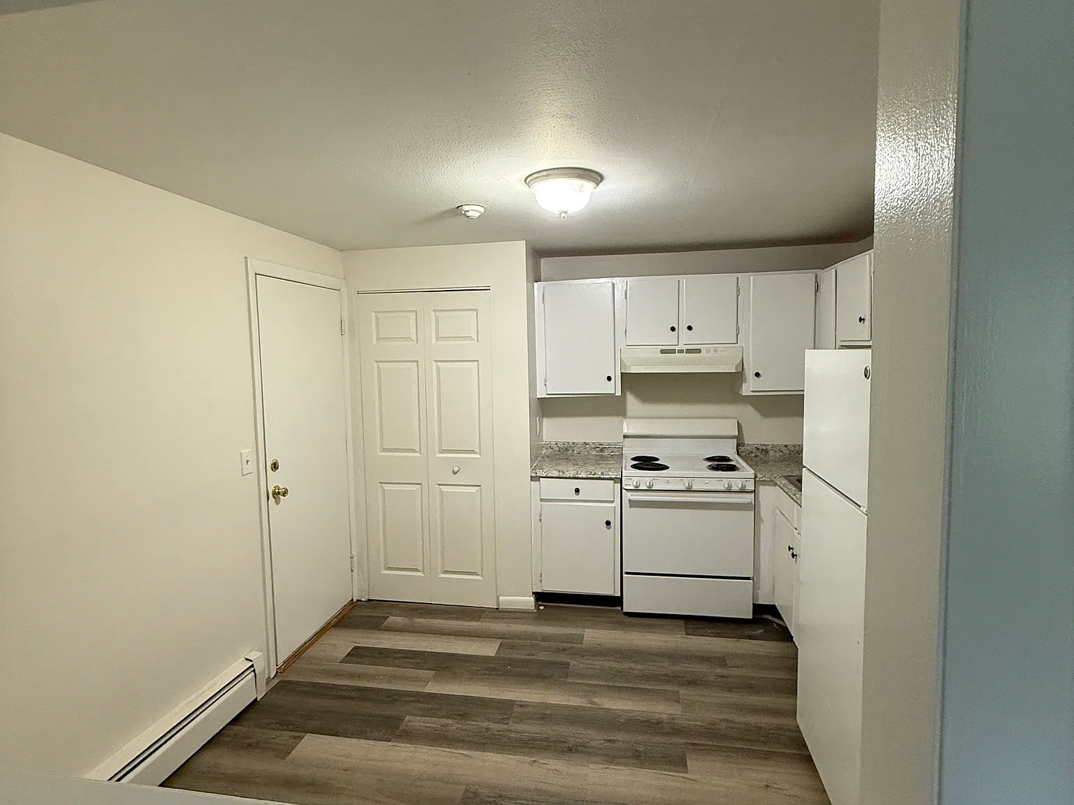 2 bed, 650 sqft, $2,200 — Photo 4