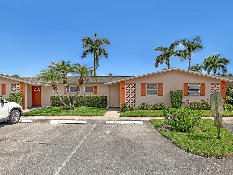 2747 Dudley Dr E #D — Photo 52