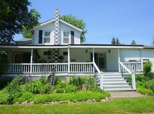 6851 Akron Rd, Lockport, NY 14094