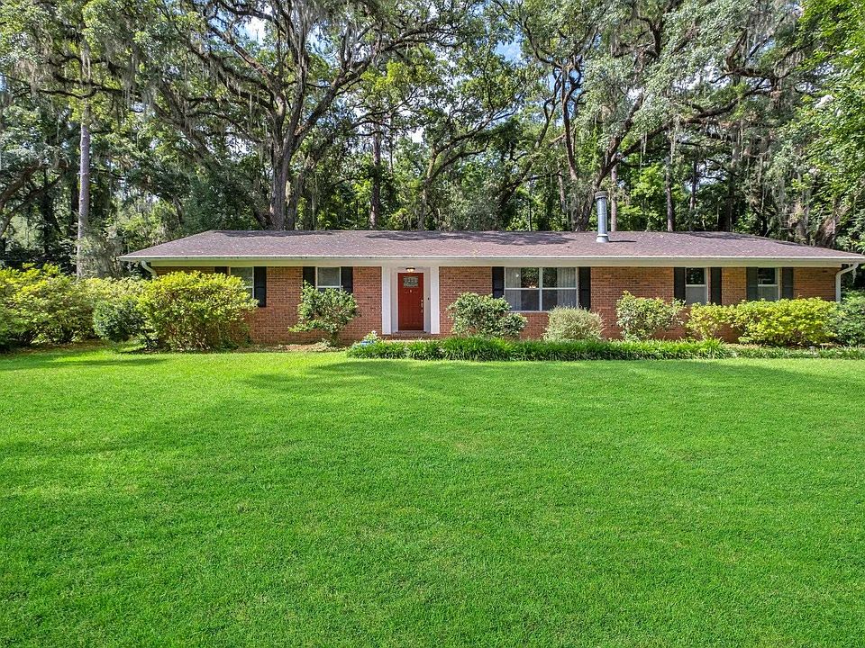 1st image of 1945 Harriet Dr