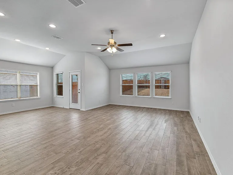 4317 Cordata Dr — Photo 8