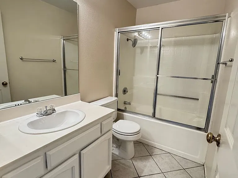 694 Warwick Ave — Photo 18
