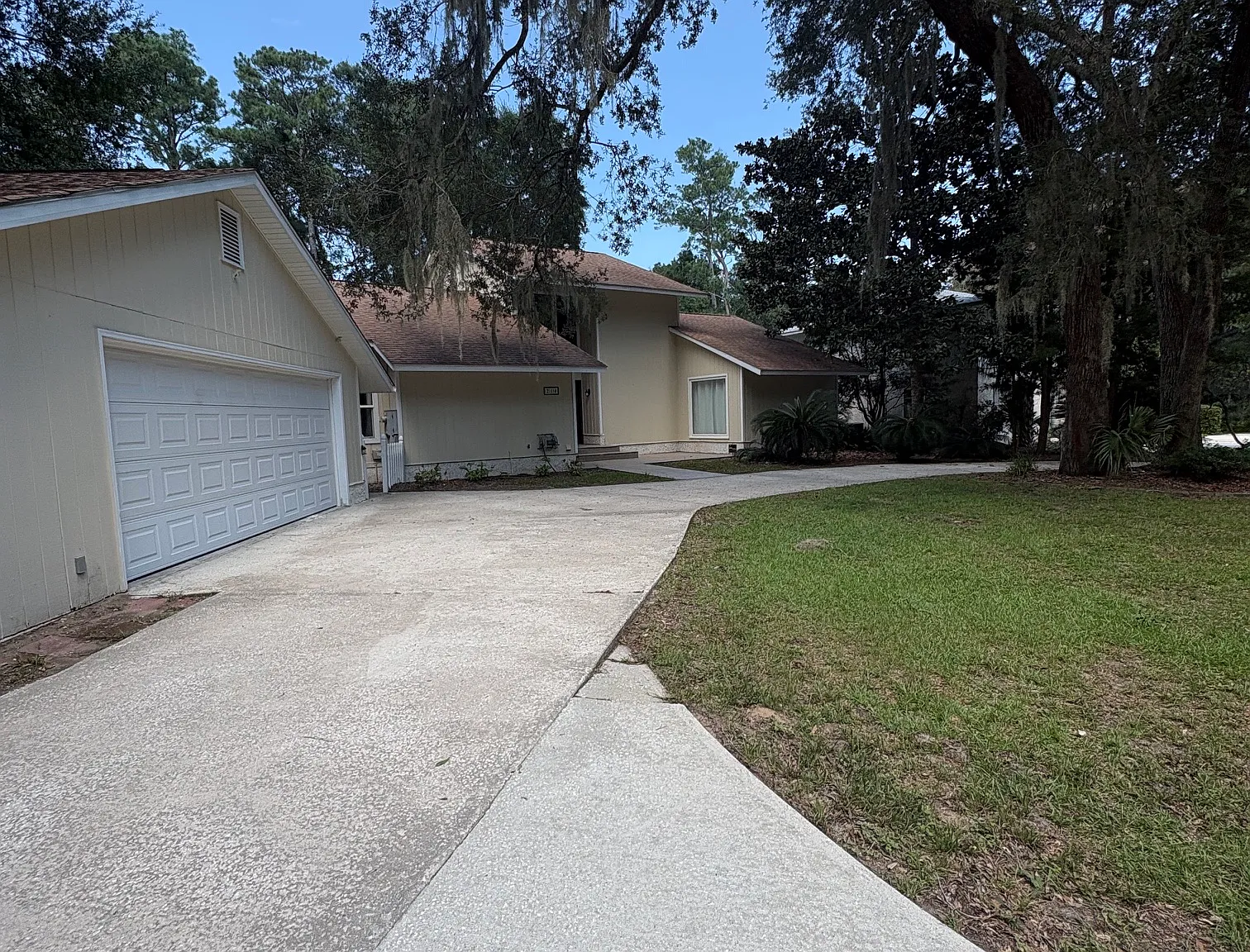3 bed 3 bath in St. Clair Neighborhood - Pets Welcome! — Photo 2