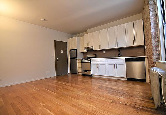 3rd image of 580 Saint Nicholas Ave #S1