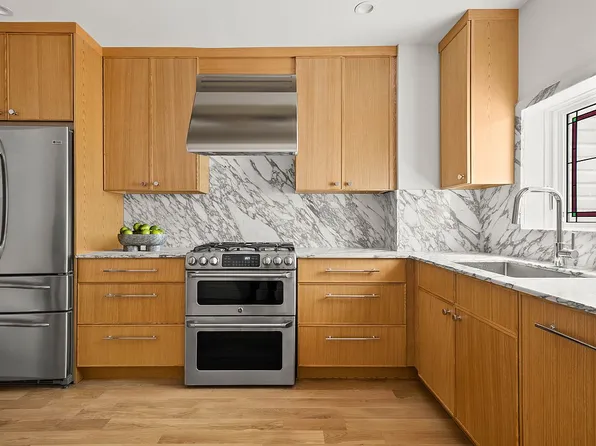 253 Sherman St, Brooklyn, NY 11218