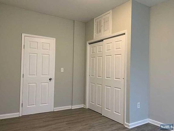 5th image of 62 Wakeman Ave #64