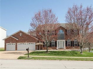 7401 Stream Valley Ct, Saint Louis, MO 63129