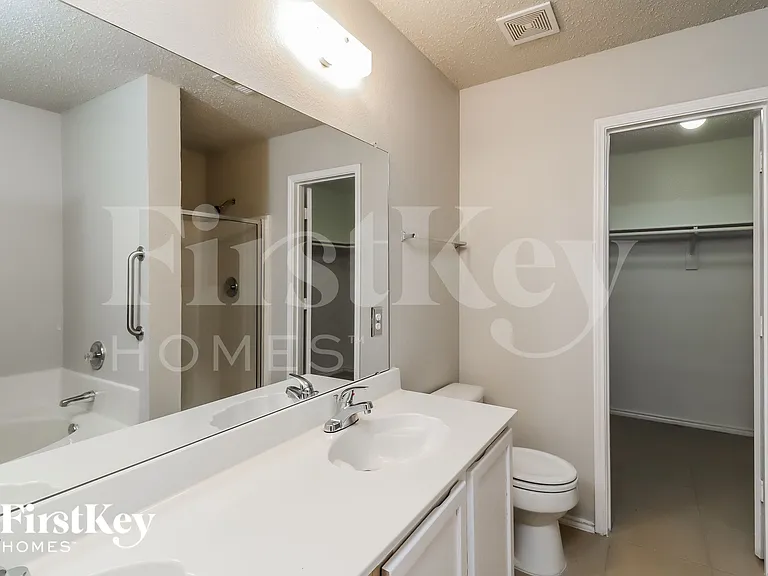 3913 Fox Run Dr — Photo 11