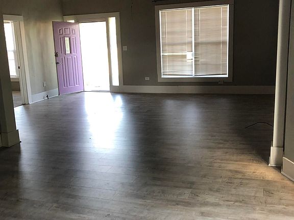 4th image of 402 N Grand St