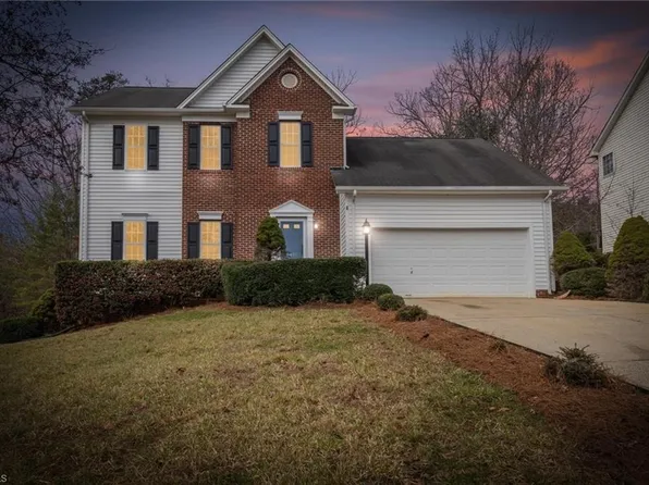 5410 Angel Oaks Dr, Winston Salem, NC 27105