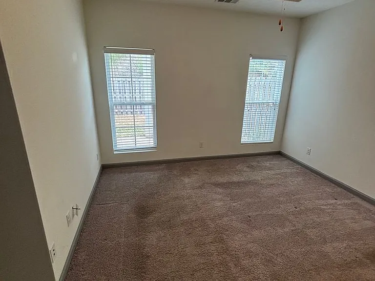703 Buddy Ct — Photo 18