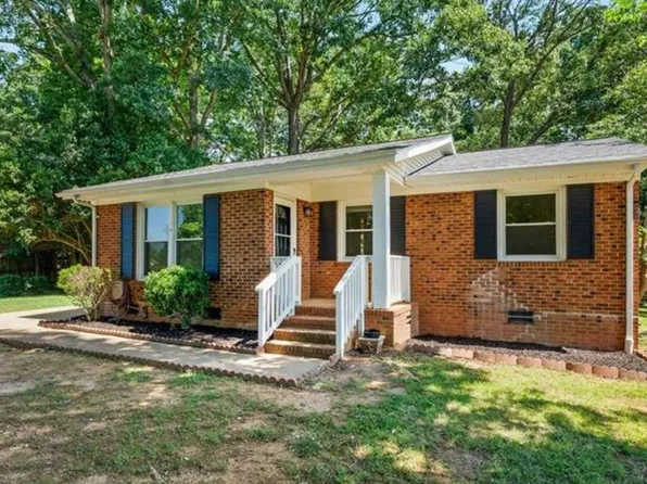 2440 Melfield Dr, Haw River, NC 27258