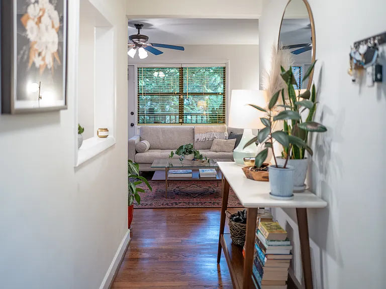 808 Greenwood Ave NE #107 — Photo 2