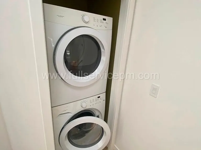 210 Boston St #B — Photo 24