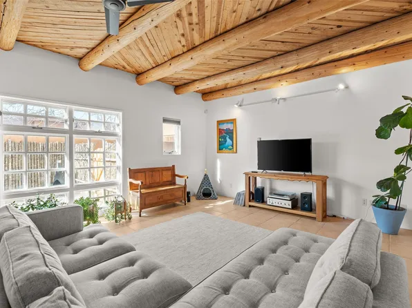 812 Calle Saragosa APT C, Santa Fe, NM 87505