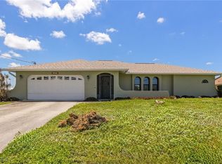 132 SW 34th Ln, Cape Coral, FL 33914