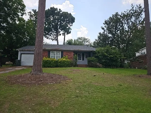 6621 Vaughn Rd, Fayetteville, NC 28304