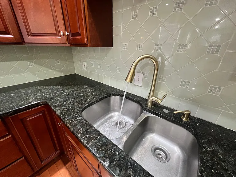 3204 Fanshawe St #2 — Photo 7