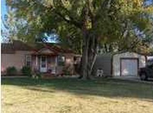 614 Pine St, Halstead, KS 67056