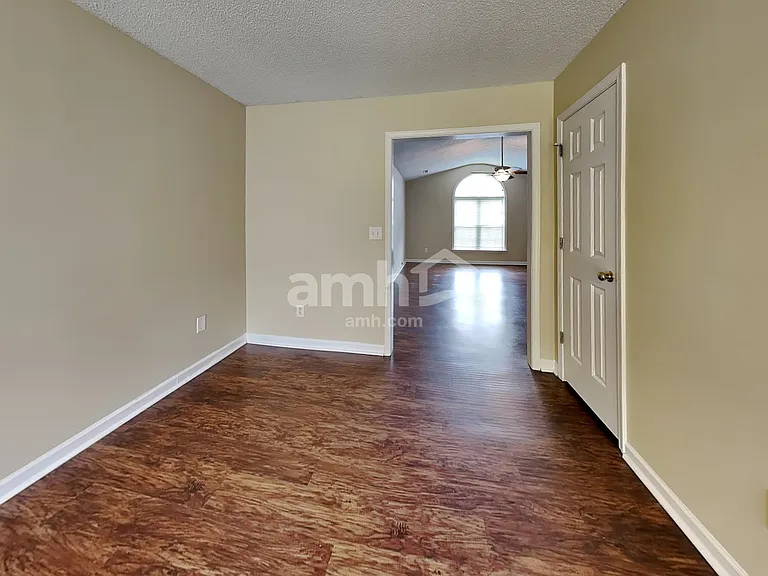 301 Kingfisher Dr — Photo 5