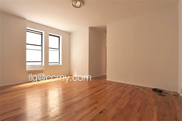 Rented by City Connections Realty | media 3