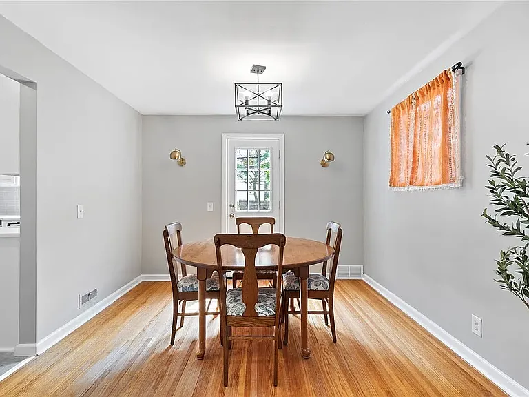 167 Lattimore Rd — Photo 8