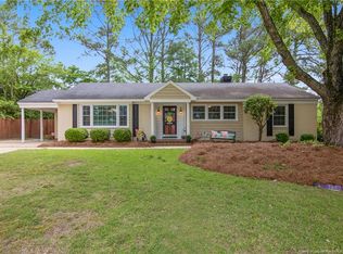 2606 Mirror Lake Dr, Fayetteville, NC 28303