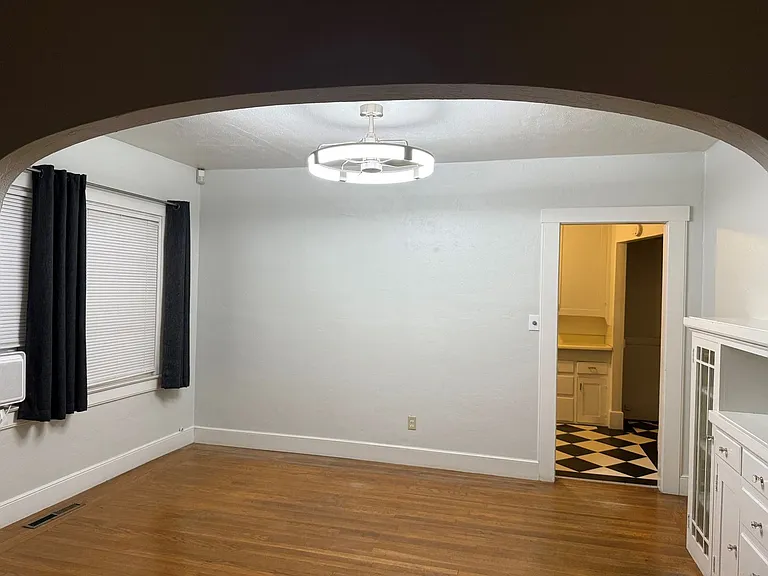1813 Beverly Way — Photo 27