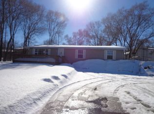 121 Main St, Spring Grove, IL 60081