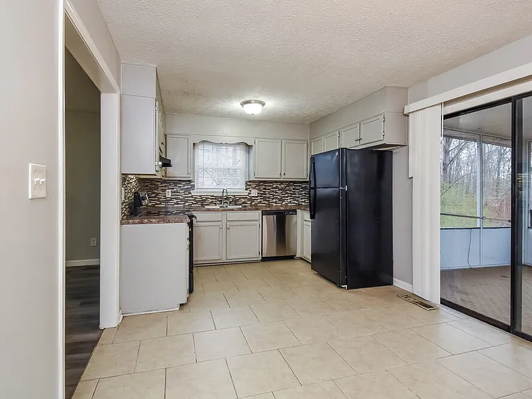 3504 Sandra Dr — Photo 9