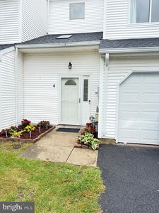 4 Saffron Dr, Lumberton, NJ, 08048