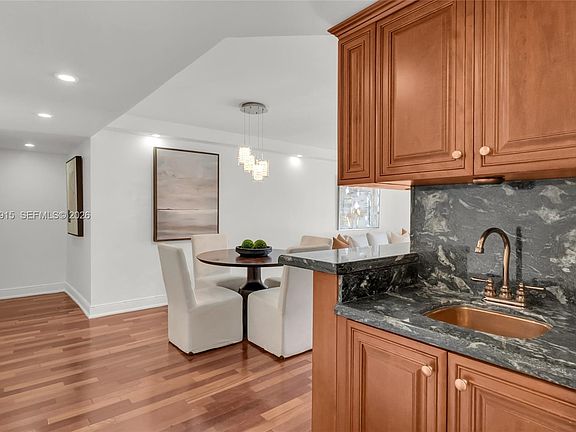5th image of 220 Washington Ave APT 5D