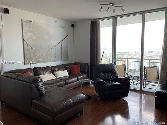 2nd image of 90 SW 3rd St APT 4008