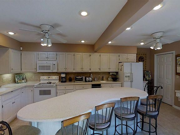 5th image of 401 S 29th St APT 11