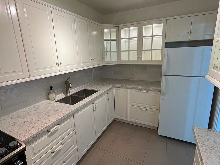 360 Ridelle Ave #507 — Photo 4