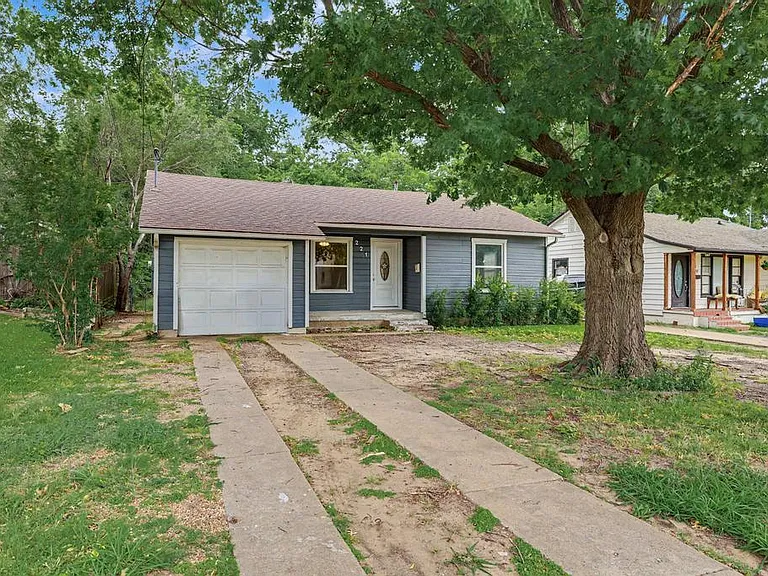 221 W Taylor St — Photo 26